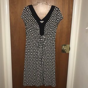 Versatile black and white pattern dress